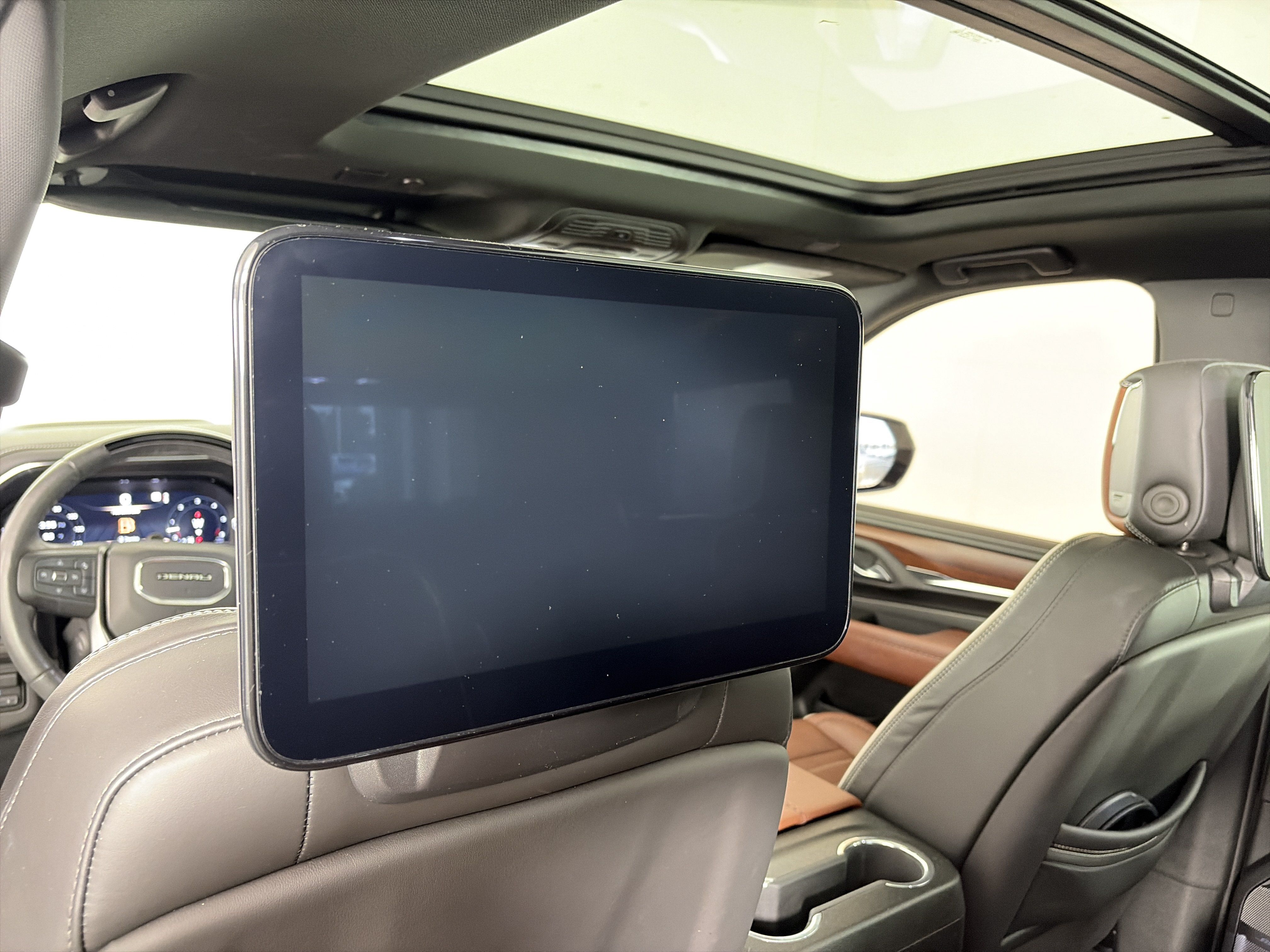 Used 2023 GMC Yukon Denali Ultimate AWD/4WD image 21