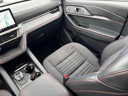 Used 2025 Ford Explorer ST-Line image 15