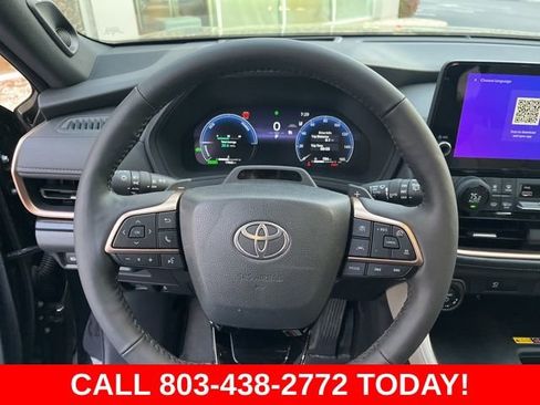 Used 2025 Toyota Grand Highlander AWD Hybrid image 19