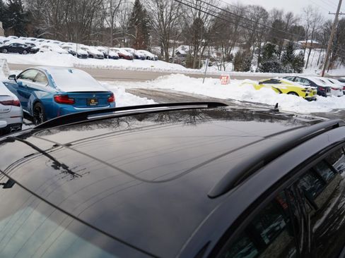 Used 2022 Volkswagen Tiguan SE R-Line image 16