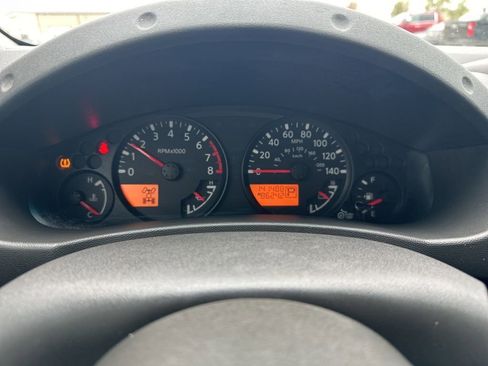 Used 2015 Nissan Frontier SV w/ SV Value Truck Package AWD/4WD image 2