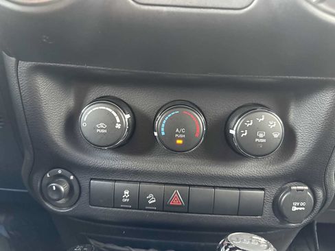 Used 2016 Jeep Wrangler Unlimited Sport AWD/4WD image 19