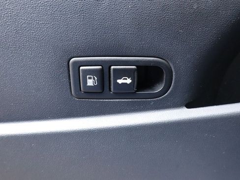 Used 2010 Hyundai Genesis 2.0T Premium image 16