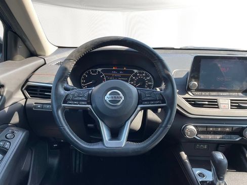 Used 2020 Nissan Altima 2.5 SR FWD image 13