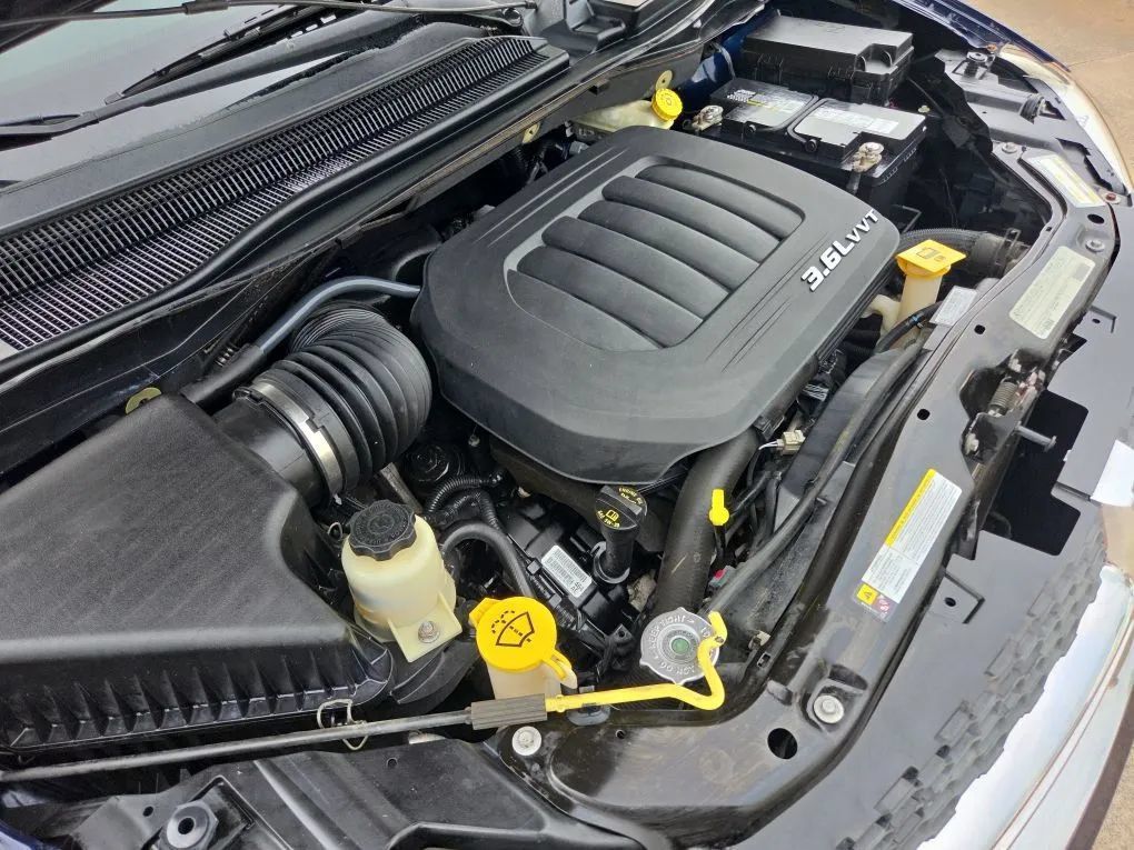 Used 2012 Dodge Grand Caravan SE FWD image 32