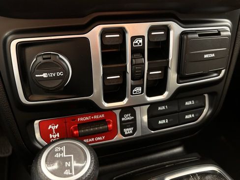 Used 2025 Jeep Wrangler Unlimited Rubicon AWD/4WD image 20