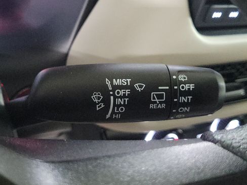 Certified 2024 Honda HR-V LX image 25