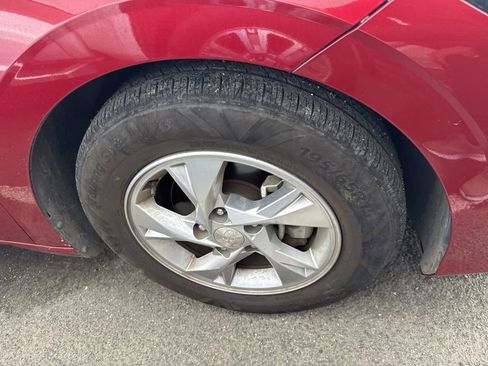 Used 2024 Hyundai Elantra SE FWD image 4