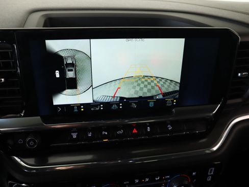 Used 2024 Chevrolet Silverado 2500 High Country w/ Technology Package image 6