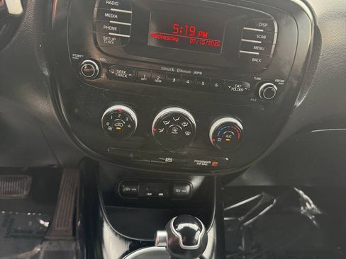 Used 2014 Kia Soul FWD image 17
