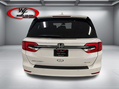 Used 2024 Honda Odyssey Elite image 7