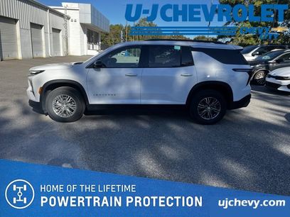 Used 2025 Chevrolet Traverse LT