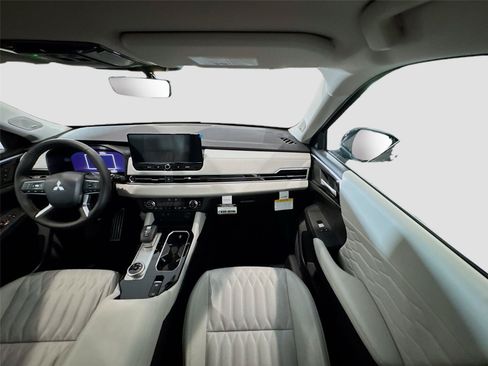 New 2026 Mitsubishi Outlander SEL FWD image 23