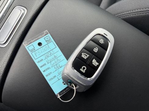 Used 2023 Hyundai Santa Fe SEL image 26