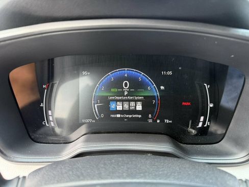 Used 2026 Toyota Corolla SE FWD image 4