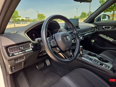 Used 2022 Honda Civic Sport image 2