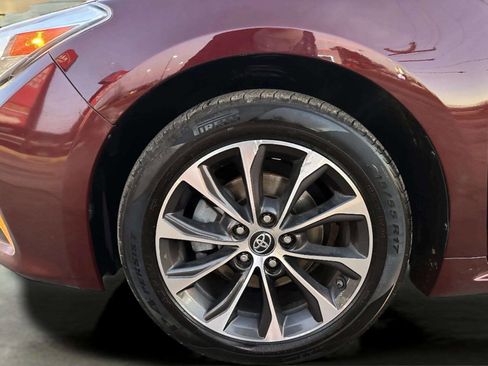 Used 2017 Toyota Avalon XLE Premium image 30