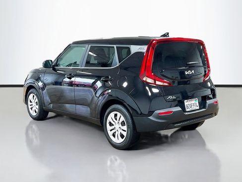 Certified 2022 Kia Soul LX image 5