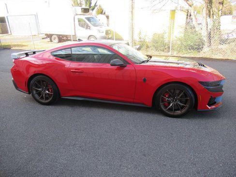 Used 2025 Ford Mustang Dark Horse image 4