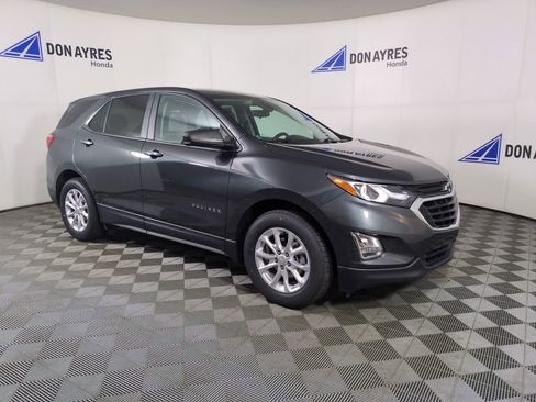 Used 2020 Chevrolet Equinox LS w/ LS Convenience Package image 9