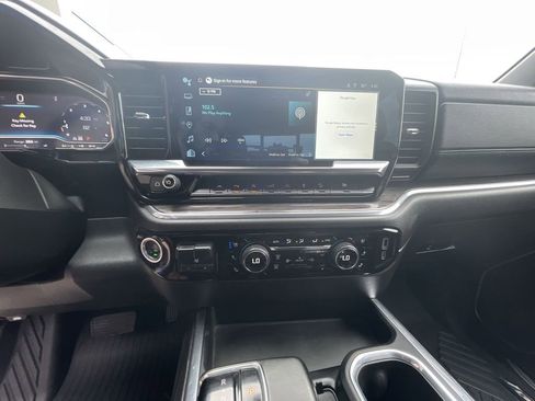 Used 2025 Chevrolet Silverado 1500 LTZ AWD/4WD image 33