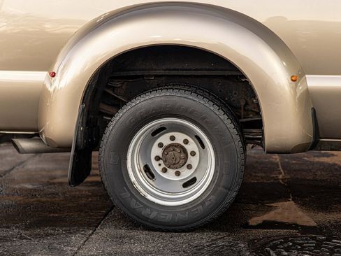 Used 2011 Ford F350 XLT w/ Camper Pkg image 11