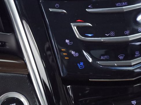 Used 2018 Cadillac Escalade Luxury AWD/4WD image 29