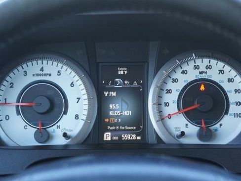 Used 2018 Toyota Sienna SE image 20