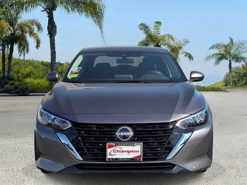 Used 2025 Nissan Sentra SV FWD image 3