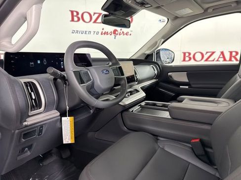 New 2025 Ford Expedition Active image 14