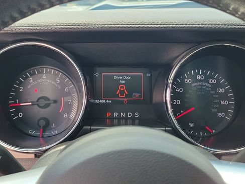 Used 2017 Ford Mustang Premium RWD image 27