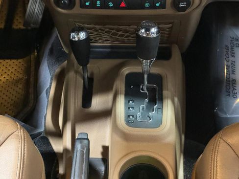 Used 2015 Jeep Wrangler Unlimited Sahara w/ Connectivity Group image 16