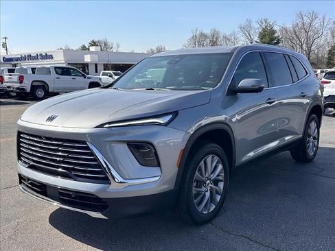 Used 2026 Buick Enclave Preferred w/ Power Package image 5