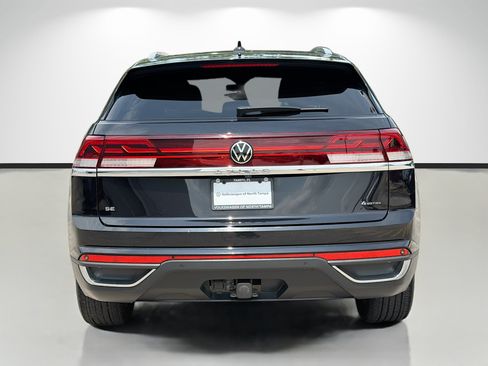 Used 2024 Volkswagen Atlas Cross Sport SE w/ Panoramic Sunroof Package AWD/4WD image 4