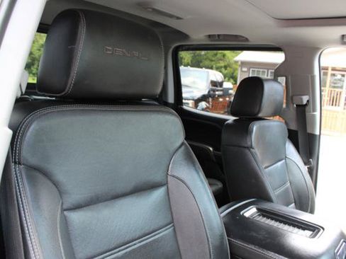 Used 2019 GMC Sierra 2500 Denali w/ Duramax Plus Package AWD/4WD image 28