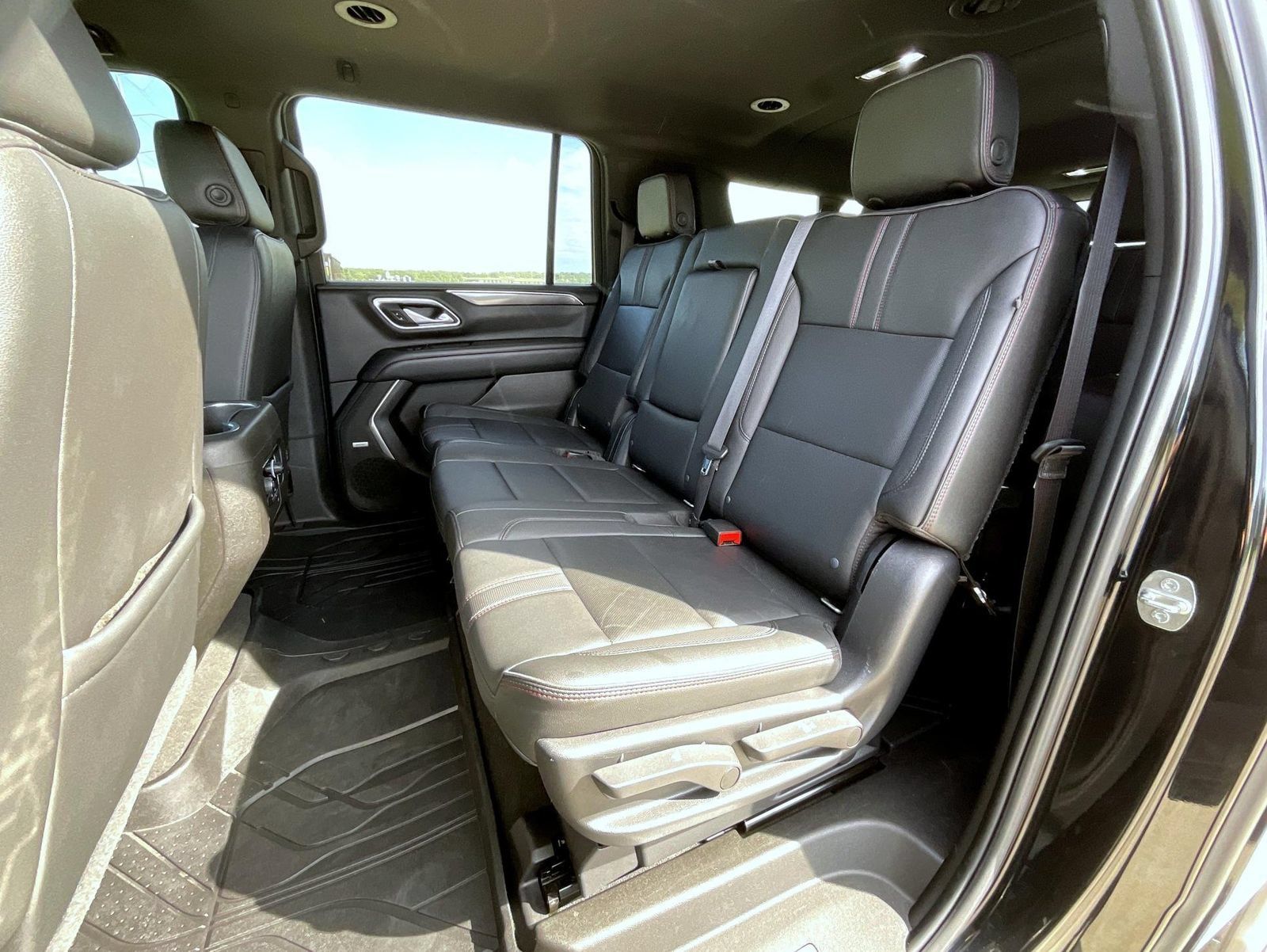 Used 2021 Chevrolet Suburban RST AWD/4WD image 22
