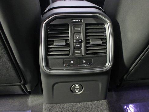 Certified 2025 Porsche Macan S image 35