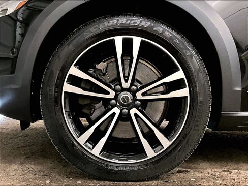 Used 2018 Volvo V90 T5 Cross Country w/ Convenience Package AWD/4WD image 8