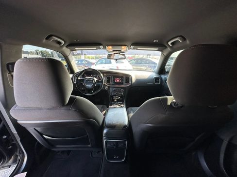 Used 2017 Dodge Charger SE RWD image 15