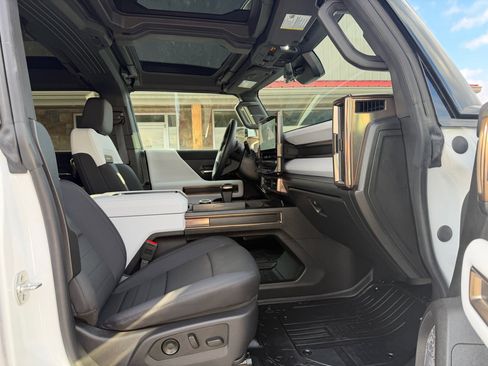 Used 2025 GMC Hummer EV 2X w/ LPO, Cargo Utility Package image 26