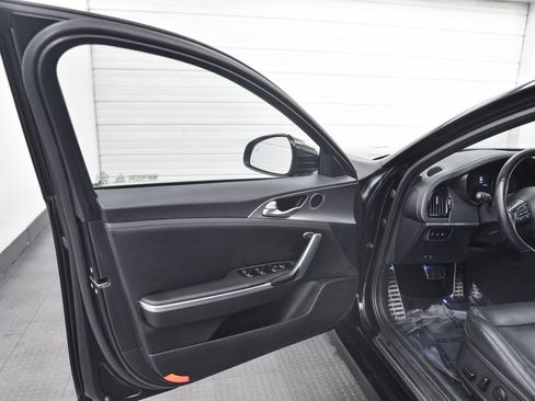 Used 2019 Kia Stinger GT image 11