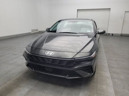 Used 2025 Hyundai Elantra SEL FWD image 15