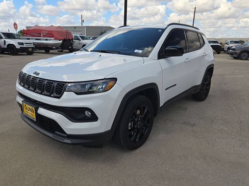 Used 2025 Jeep Compass Latitude w/ Altitude Special Edition AWD/4WD image 7