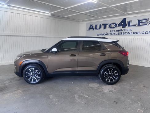 Used 2021 Chevrolet TrailBlazer ACTIV w/ Technology Package FWD image 8
