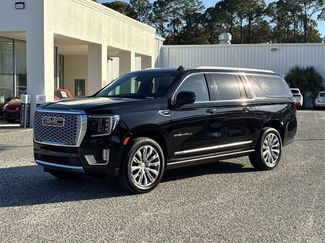 Used 2023 GMC Yukon XL Denali w/ Advanced Technology Package video 2