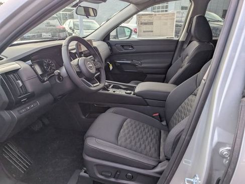 New 2025 Nissan Pathfinder SL image 14