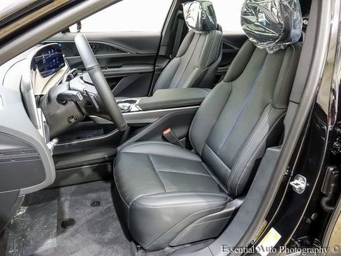 New 2025 Cadillac Lyriq Luxury w/ LPO, Floor Liner Package image 8