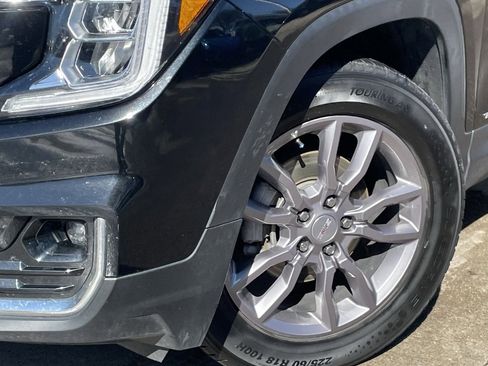 Used 2023 GMC Terrain SLT image 9