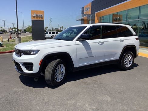 Used 2024 Jeep Grand Cherokee Laredo X w/ Trailer Tow Package image 5