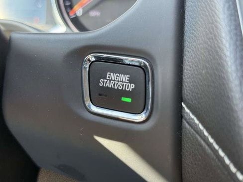 Used 2023 GMC Acadia SLE w/ Driver Convenience Package image 33